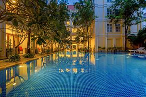 La Residence WatBo Hotel