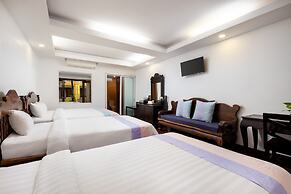 La Residence WatBo Hotel