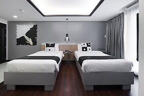 Y2 Residence Hotel managed by HII