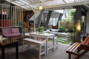 Rumah Asri Bed And Breakfast