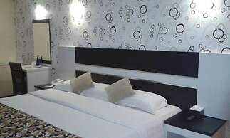 Hotel Oval Surabaya