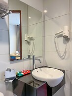 Hotel 88 Embong Malang Tunjungan By WH