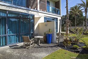Waves Motel
