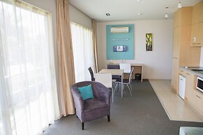 Waves Motel