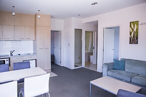Waves Motel