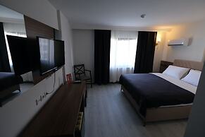 Üstün Otel Alsancak