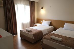 Üstün Otel Alsancak