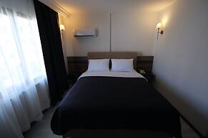 Üstün Otel Alsancak