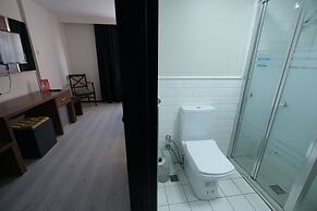 Üstün Otel Alsancak