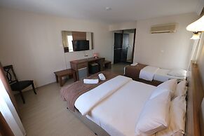 Üstün Otel Alsancak