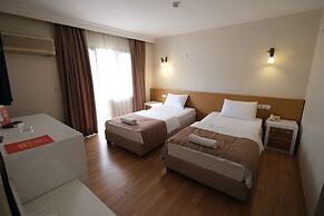 Üstün Otel Alsancak