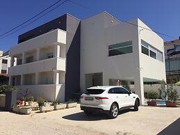 Diklo Beach Rooms