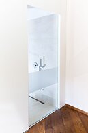 Adresa Suites