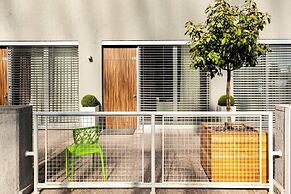 Adresa Suites