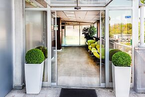 Adresa Suites
