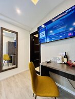 Side One Design Hotel