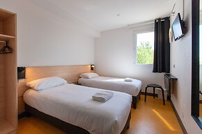 Hôtel Face West Le Pontet