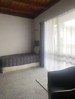 Thornton Lodge Motel