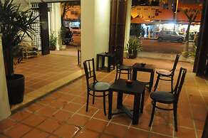 Red Inn Court - Hostel