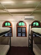 Red Inn Court - Hostel