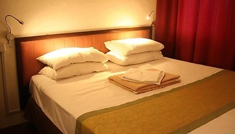 Red Inn Court - Hostel