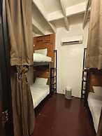Red Inn Court - Hostel