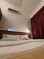 Red Inn Court - Hostel