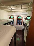 Red Inn Court - Hostel