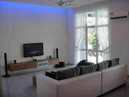 Shamrock Beach Villas
