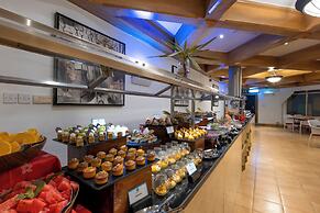 Atana Khasab Hotel