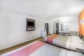 Motel 6 Regina, SK