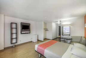 Motel 6 Regina, SK