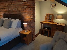 The Dolfor Inn Adults only