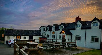 The Dolfor Inn Adults only