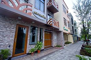 Newtown Inn