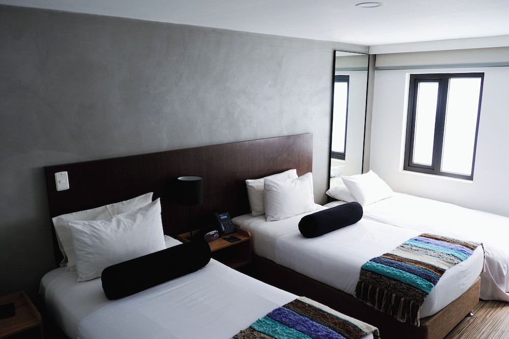 Hotel DC Feria