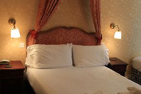 Headlands Hotel