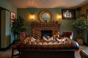 High Corner Inn