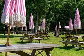 High Corner Inn