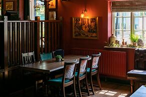 High Corner Inn
