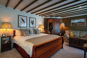High Corner Inn