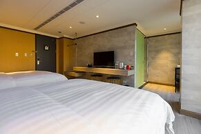 Q21 Hotel