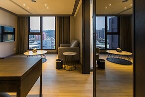 Q21 Hotel