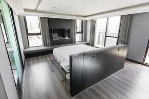 Q21 Hotel