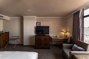 Hotel j Metropolis