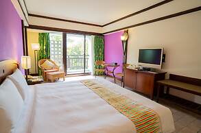 YoHo Beach Resort