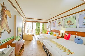 YoHo Beach Resort