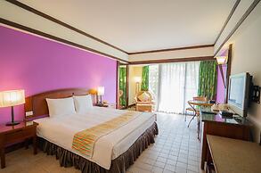 YoHo Beach Resort
