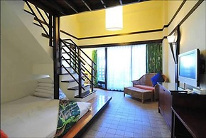 YoHo Beach Resort