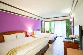 YoHo Beach Resort